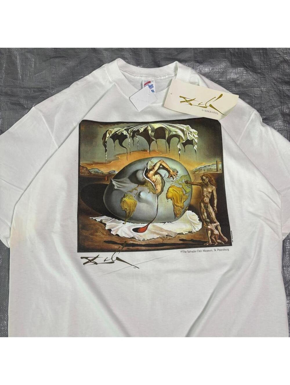 Vintage Salvador Dali 1943 Art Tee